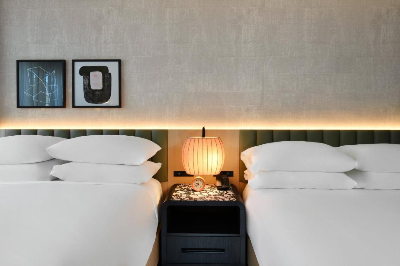 Kimpton Theta New York - Times Square By Ihg Hotel Luaran gambar A room at the hotel