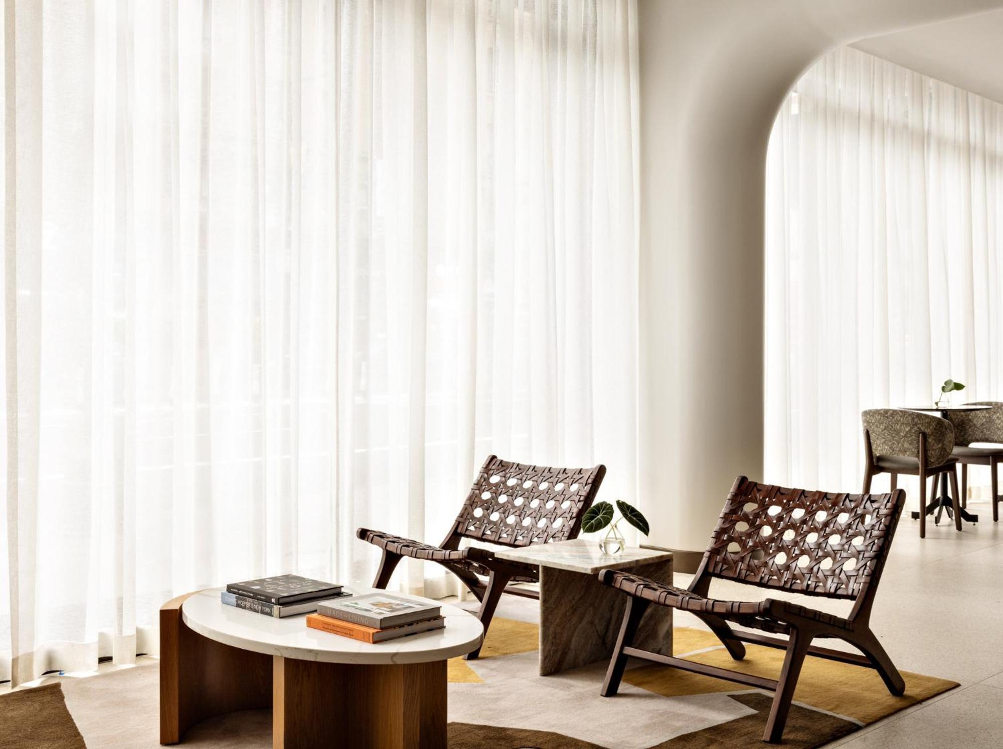 Kimpton Theta New York - Times Square By Ihg Hotel Luaran gambar The interior of a suite at The Standard East Village