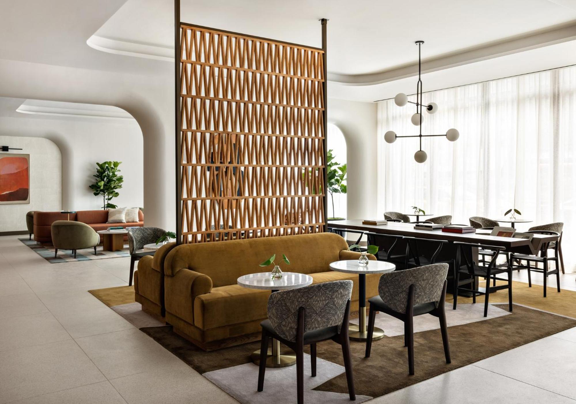 Kimpton Theta New York - Times Square By Ihg Hotel Luaran gambar The interior of the hotel