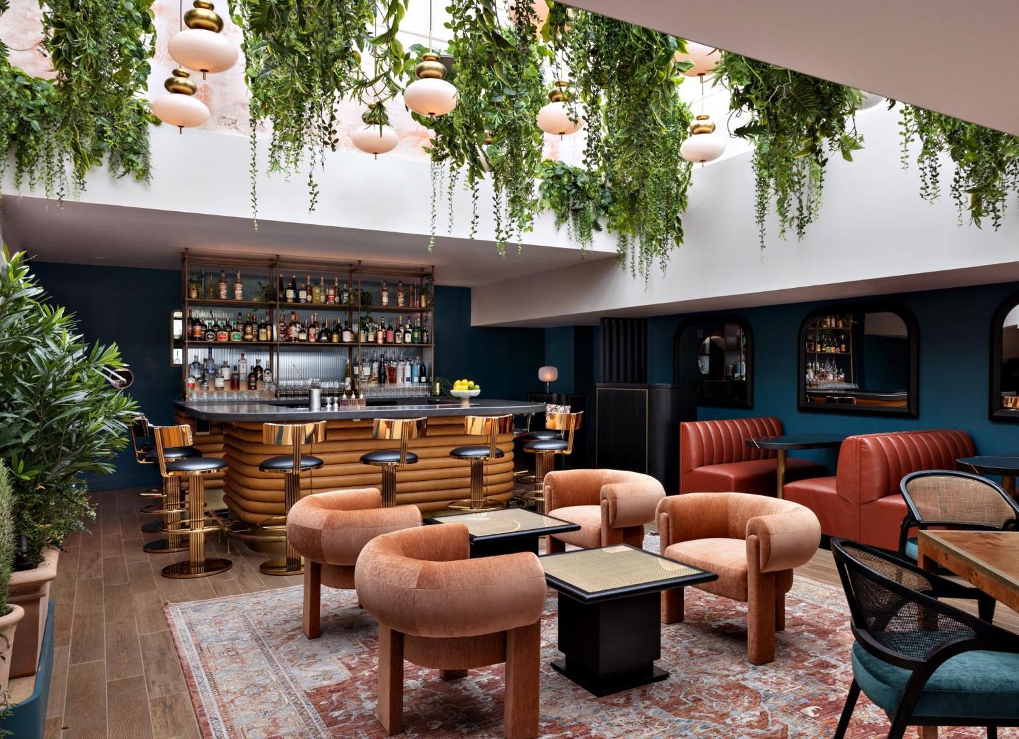Kimpton Theta New York - Times Square By Ihg Hotel Luaran gambar The interior of the bar