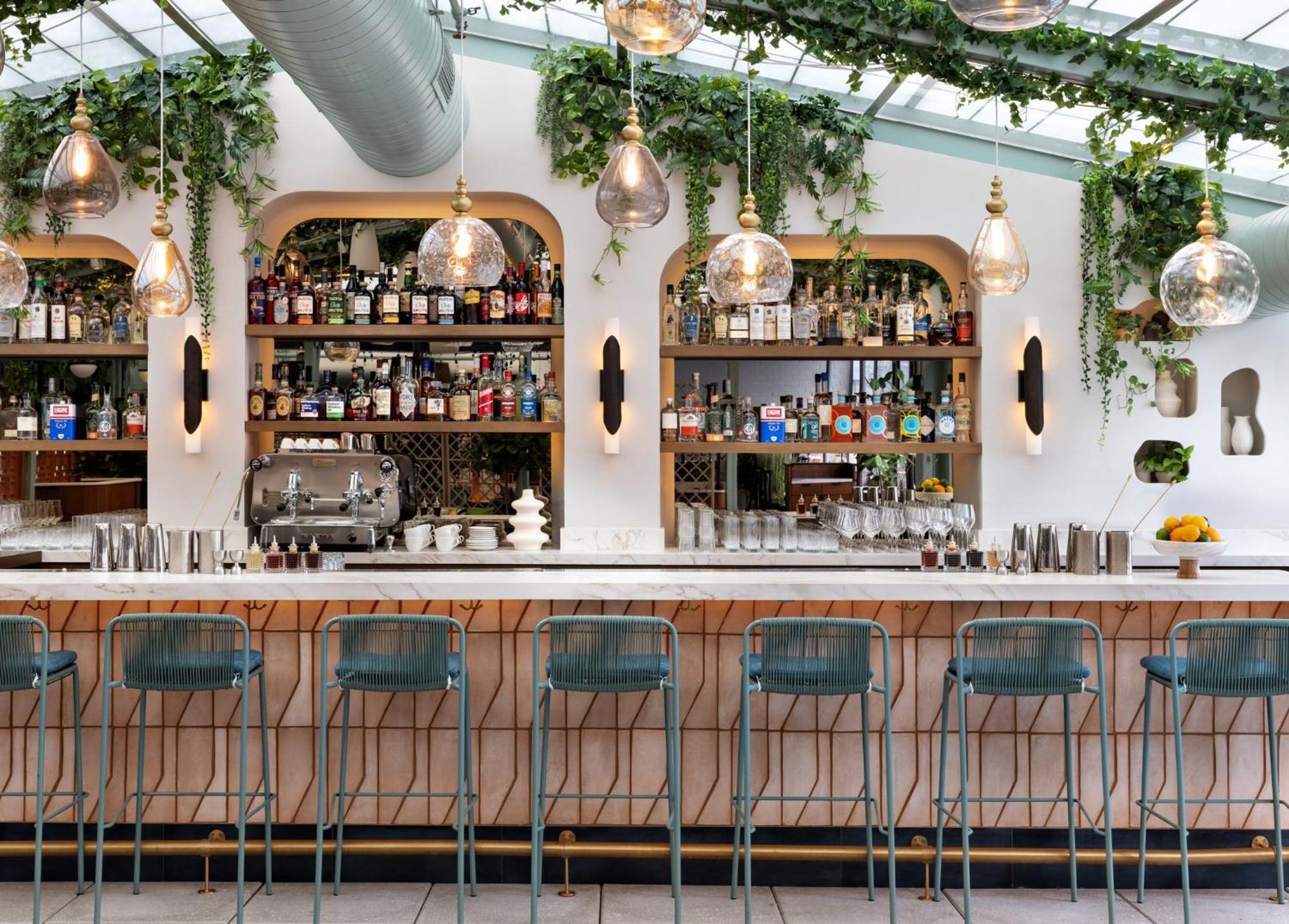 Kimpton Theta New York - Times Square By Ihg Hotel Luaran gambar The bar at the restaurant